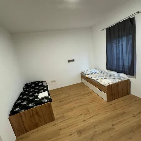 Gaestezimmer Apartment Euratsfeld